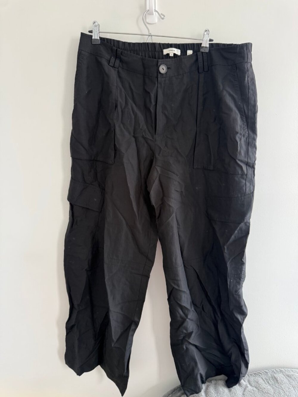 Vince Mid-Rise Fluid Cargo Trouser Black 16